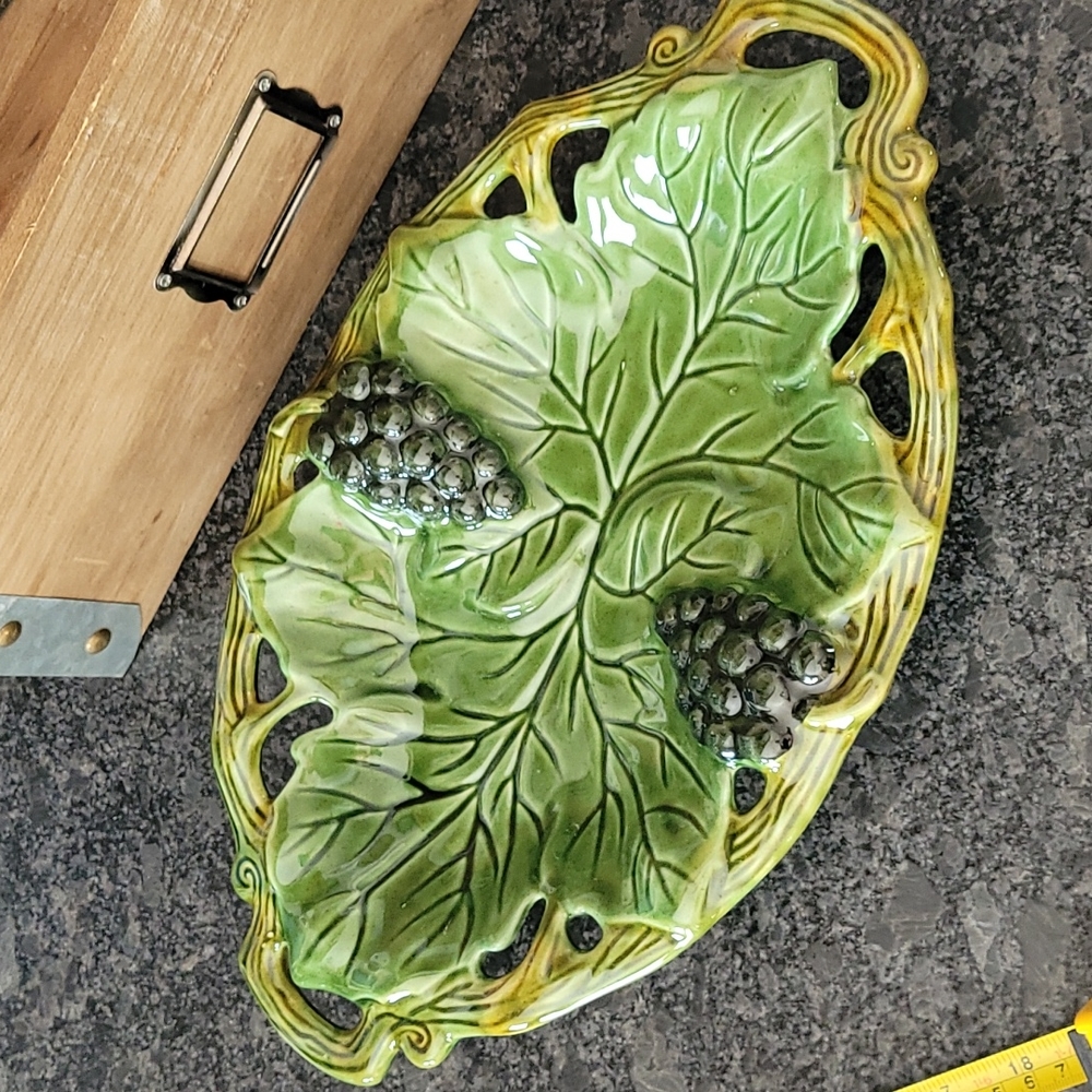 Vintage J. Willifred Hand Crafted Grape Leaves Platter - Picture 10 of 10
